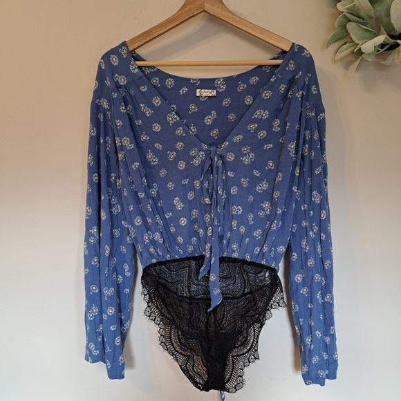 Free People Tops Free People Forties Feel Bell-Sleeve Bodysuit Small - Picture 2 of 8